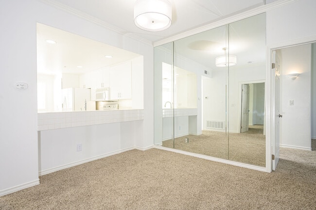 Building Photo - 2243 Martin