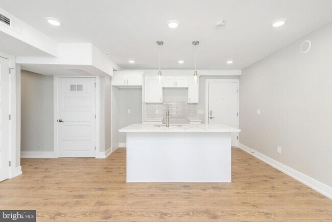 Building Photo - 2304 N 9th St