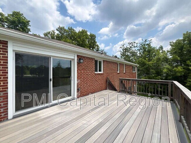 Building Photo - 2929 Terrace Dr
