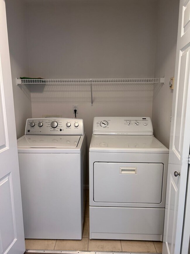 Building Photo - Charming & Modern 2-Bedroom Ashburn Community Townhome