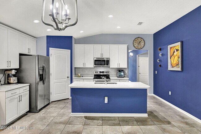 Building Photo - 7070 Sandle Dr