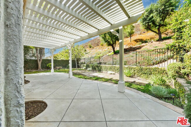 Building Photo - 2909 Venezia Ln