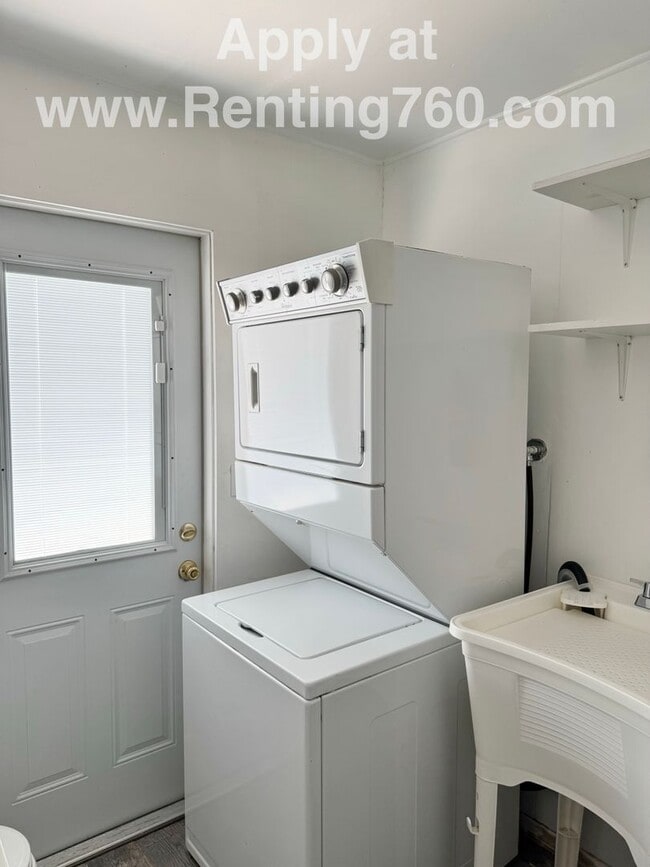 Building Photo - Cozy Cabin On The Hill