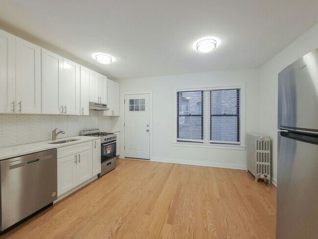 Primary Photo - 1606-1 West Sunnyside Avenue, Unit 1