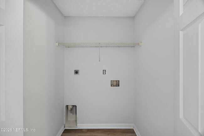 Building Photo - 1845 Saga Ct
