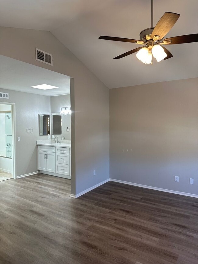 Building Photo - Beautifully Renovated Craftsman  4 Bed/2.5...