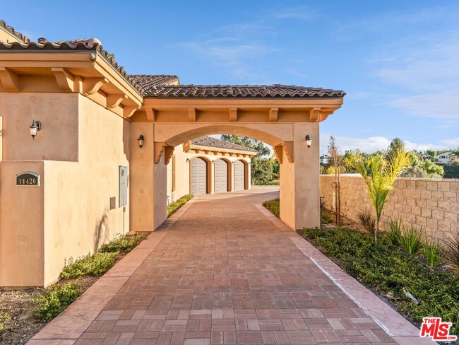 Building Photo - 14420 Merlot Ct