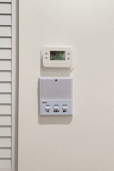 Building Photo - 618 W Patterson Ave