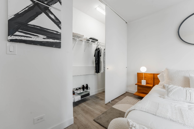 Building Photo - 33 E Chestnut St