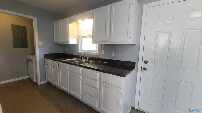 Building Photo - 6117 Melrose Rd NW