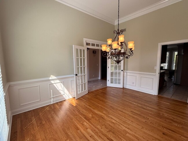 Building Photo - This beautiful brick home is located in Villa Rica and includes 6 bedrooms and 4.5 bath!