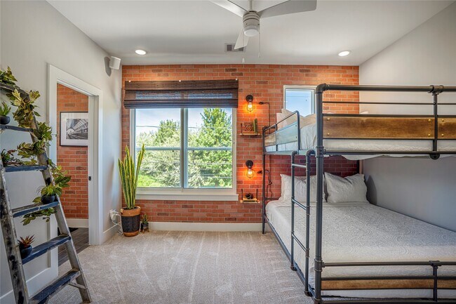 Building Photo - 3802 Buck St