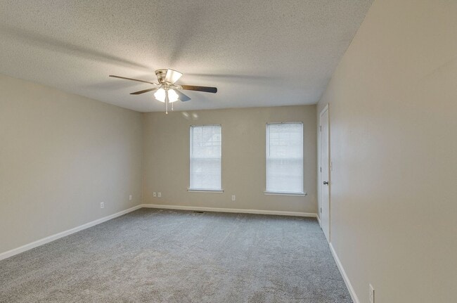 Building Photo - 1244 Parkway Pl