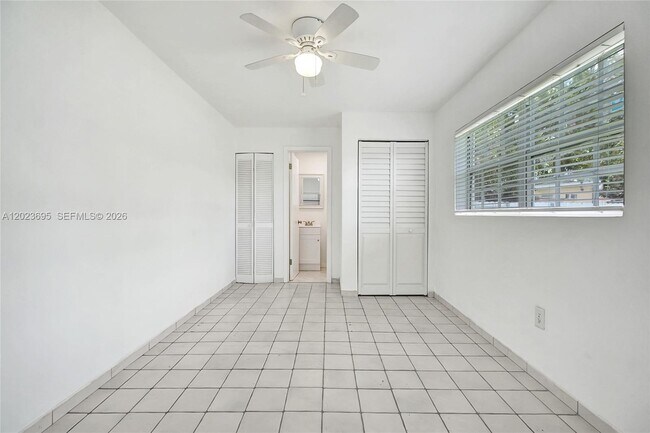 Building Photo - 877 W 33rd St