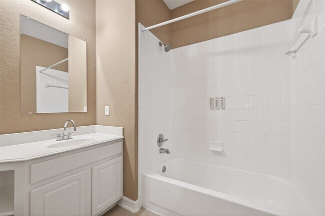 Building Photo - 21103 Falcon Creek Ct