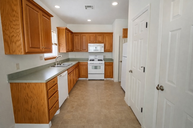 Building Photo - 508 E Grant Ave