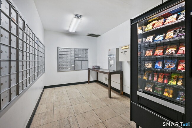 Building Photo - 60 Strawberry Hill Ave