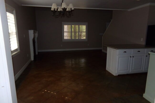 Building Photo - 231 Holliman Rd