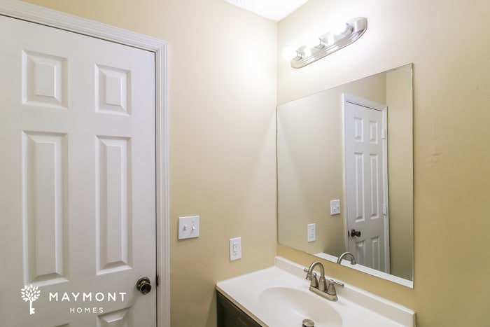 Building Photo - 2624 Laurel View Dr