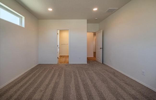 Building Photo - 761 Spyglass