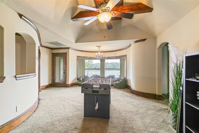 Building Photo - 22 Post Shadow Estate Dr