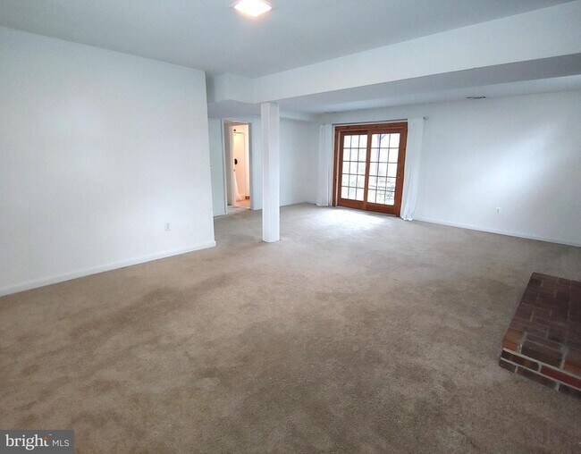 Building Photo - 149 Northway