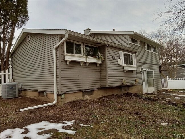 Building Photo - 2 Ilex Ln