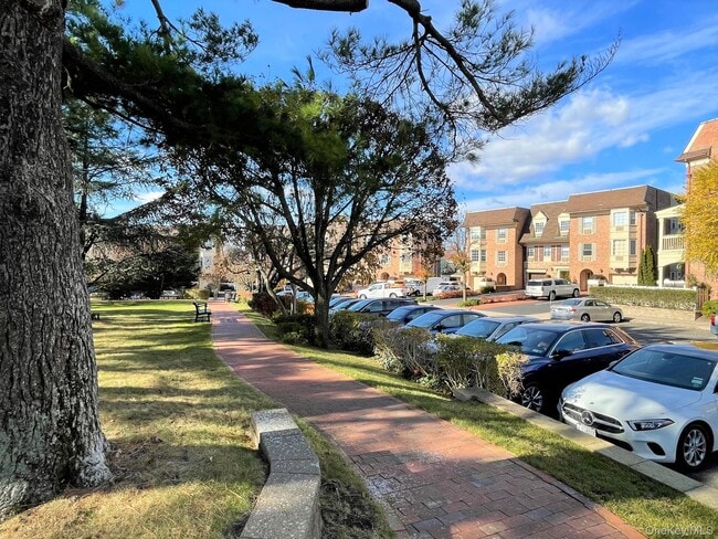 Building Photo - 205-30 Brian Crescent