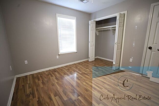 Building Photo - Move in special $800!! Beautiful 3 bed 2 bath home - Nettleton