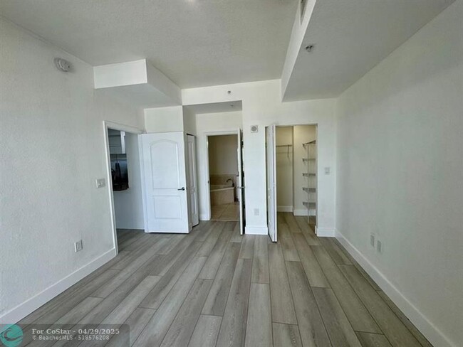 Building Photo - 1830 Radius Dr