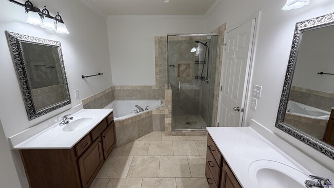 Building Photo - 104 Washington Place Drive