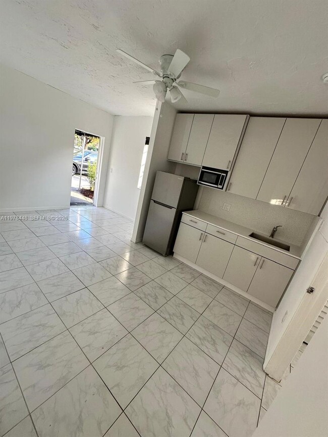 Building Photo - 10241 SW 88th St