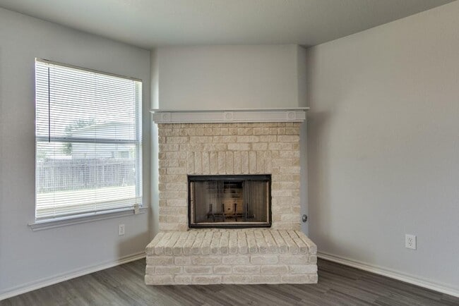 Building Photo - 1108 Blewett Dr