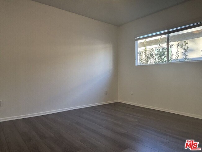 Building Photo - 1807 Taft Ave