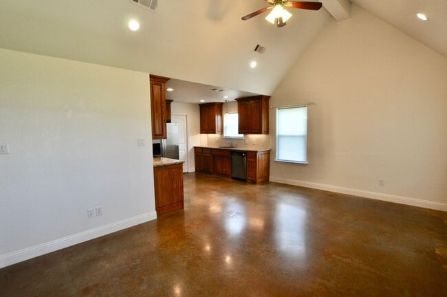 Building Photo - FOR LEASE! Enjoy Quiet Country Living in this Cute 2 BR - 1 BA Brick Home on 1 Acre in Millsap ISD.