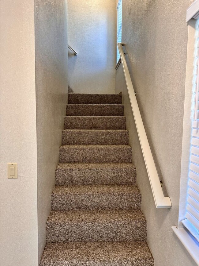Building Photo - 2 Bedroom, 2 Bath Condo