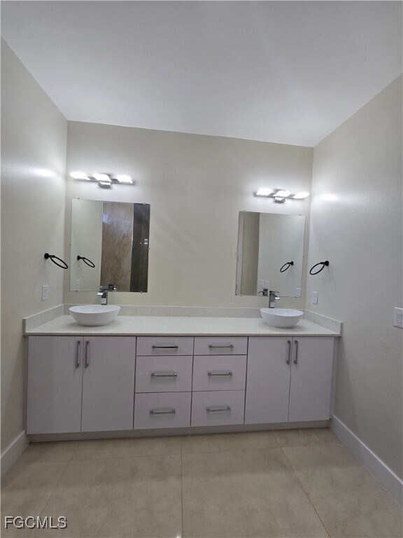 Building Photo - 2200 SW 32nd St