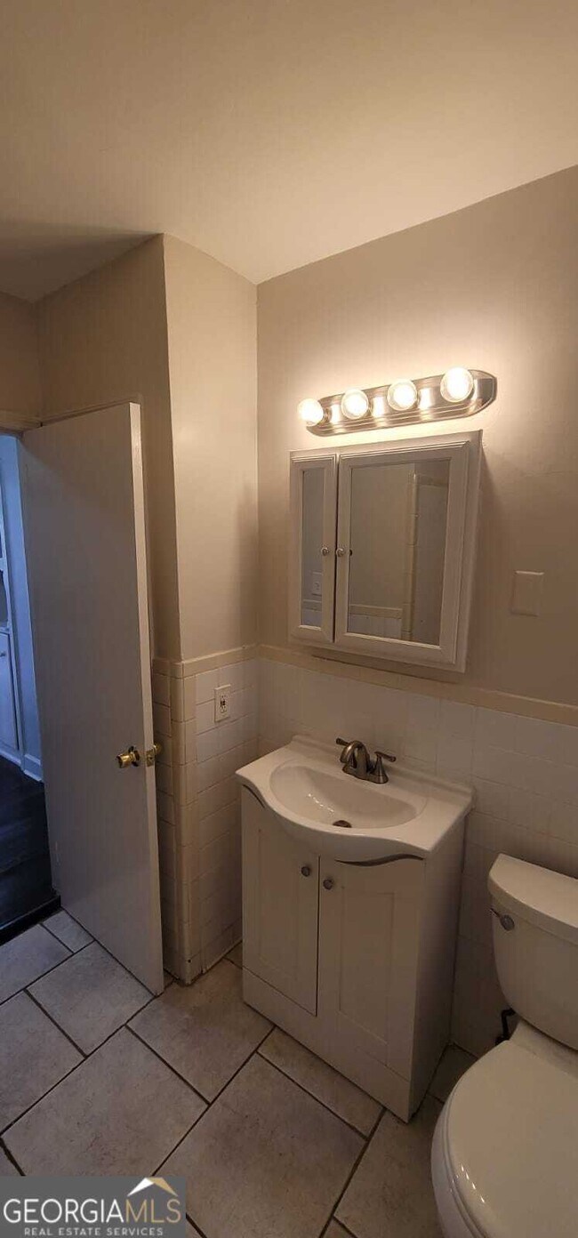 Building Photo - 1753 Fairway Hill Dr SE