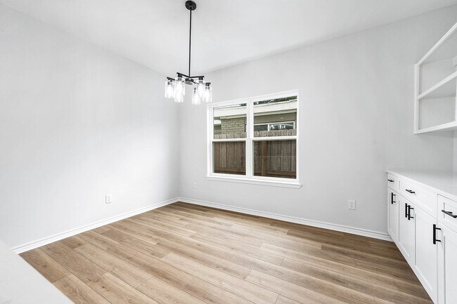 Building Photo - 789 Fortune St