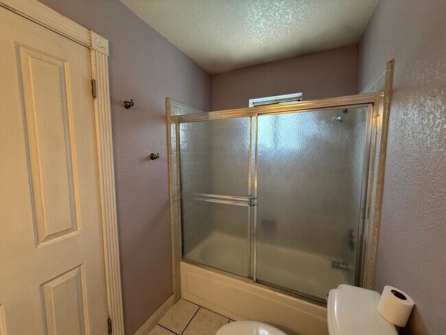 Building Photo - 1356 S 41st Ave