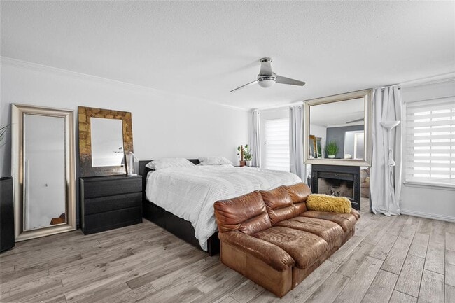 Building Photo - 9850 Pagewood Ln