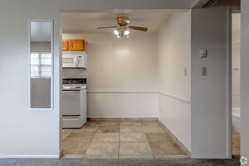 Building Photo - 2811 Parkman Rd NW