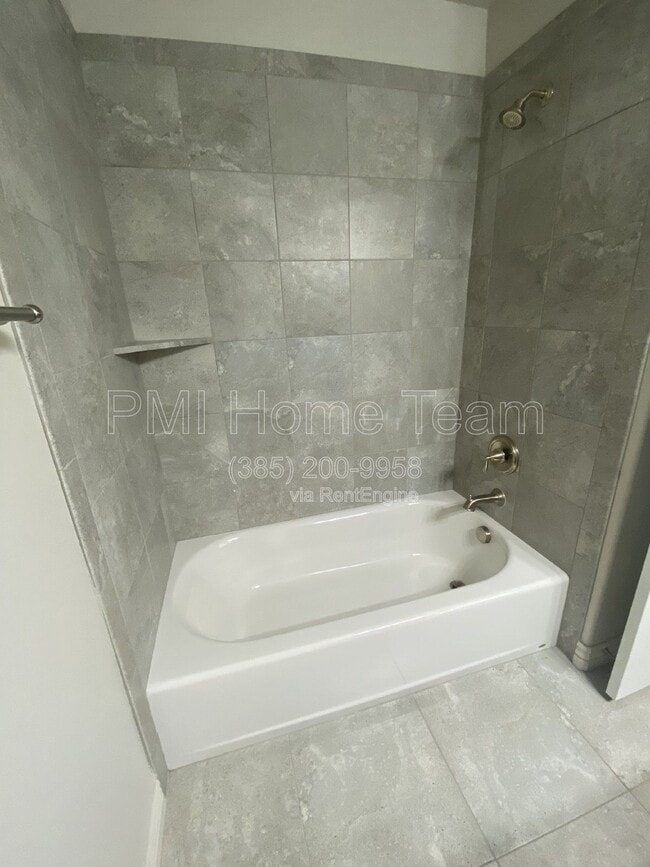 Building Photo - 690 N 1775 W