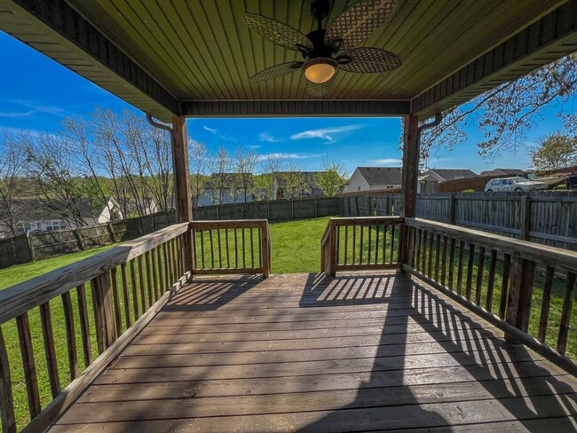 Building Photo - Gorgeous Single-Family--Fenced Backyard and Bonus Room!