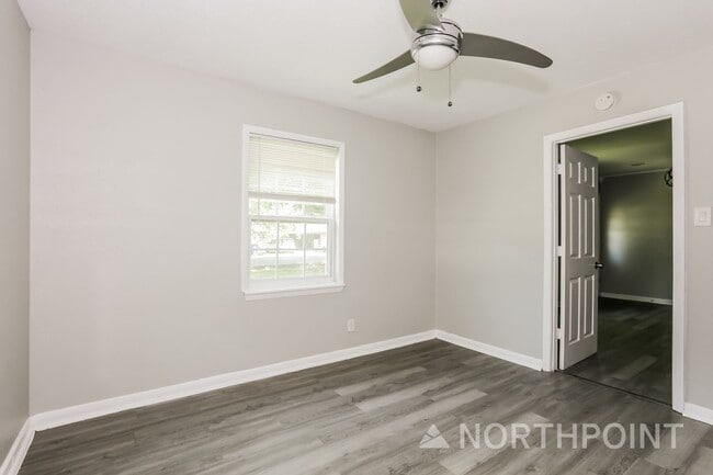 Building Photo - 3 BR/2BA | Newly Renovated Single Family Home  | Great Size Backyard| Quiet Neighborhood!