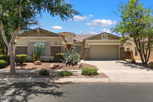Building Photo - 743 E Torrey Pines Pl