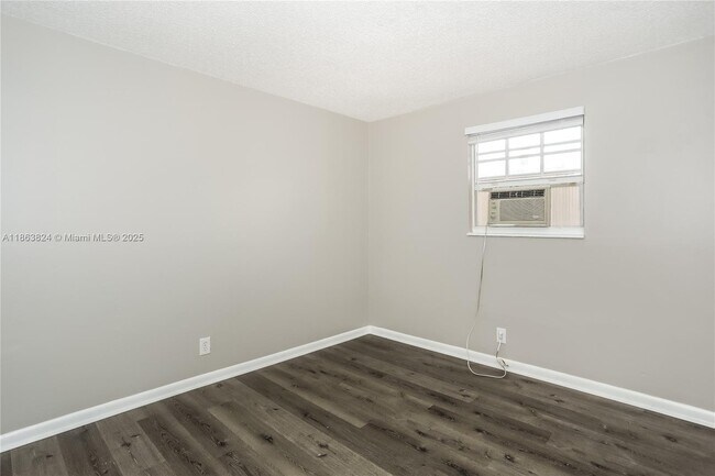 Building Photo - 317 NW 49th St