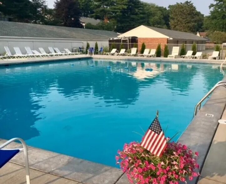 Pool - 4054 Stonehenge Dr