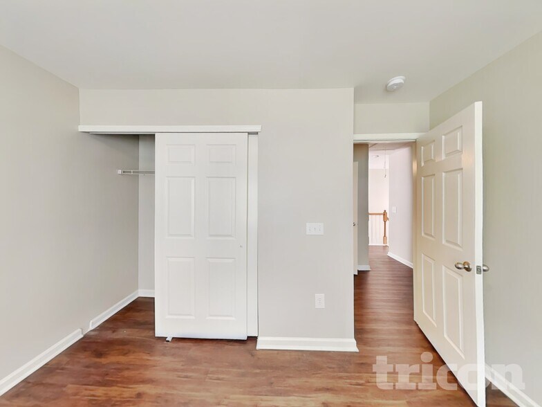 Building Photo - 10247 Hugue Way