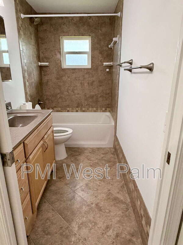 Building Photo - 147 Sunflower Cir